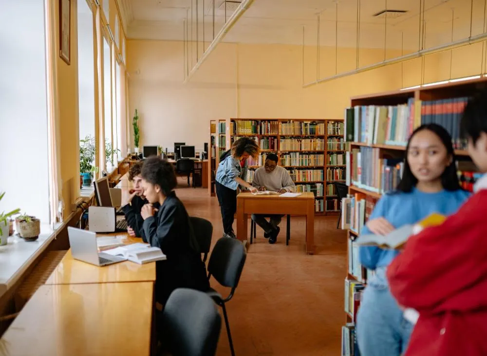 SESI abre processo seletivo para Bibliotecário com salário de R$ 3.160,98 / Foto: Divulgação