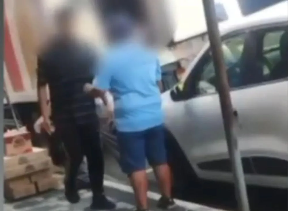 Mulher afirma ter sofrido injúria homofóbica ao anotar placa de caminhão em Registro SP; caso foi registrado no 1° DP