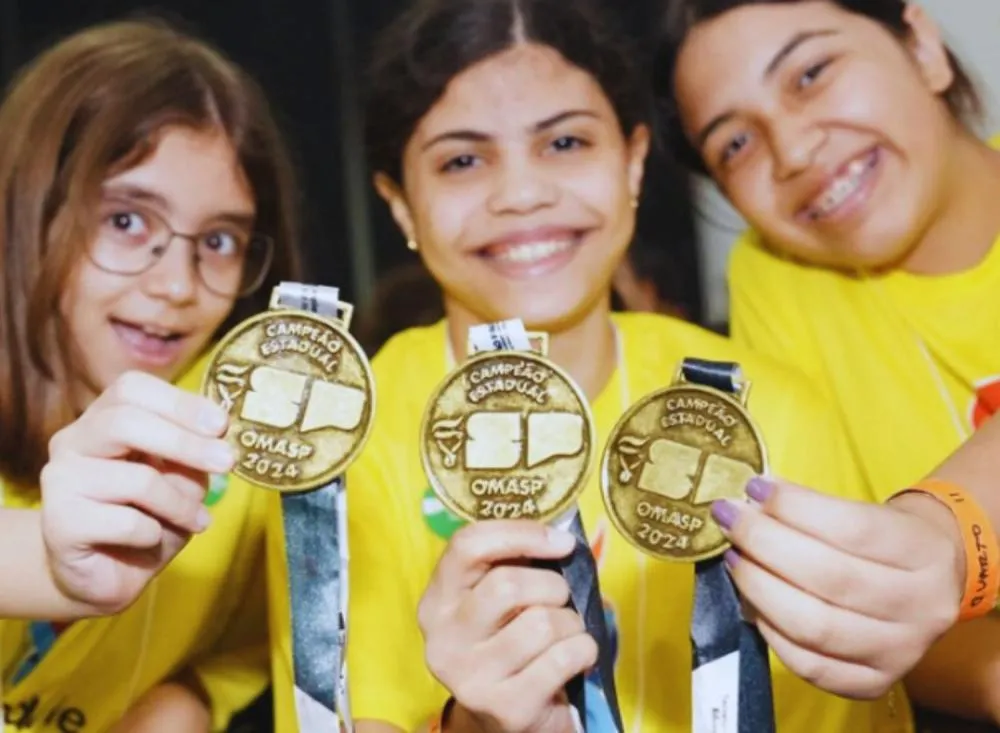 Estudantes do Vale do Ribeira conquistam 1.147 medalhas em olimpíada de matemática Omasp 2025 / Estudantes premiadas na 1ª edição da Omasp, em 2024