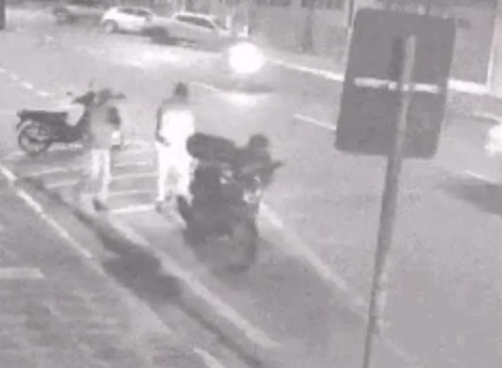 Adolescentes furtam moto, exibem desmontagem na web e são detidos em Registro, SP; vídeo nas redes ajudou na identificação / Foto: Repodução