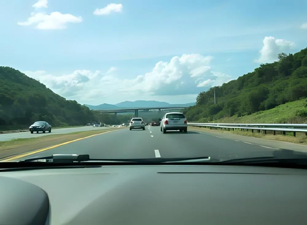 Tarcísio afirma que pedágio automático em rodovias que ligam capital, litoral e interior de São Paulo é irreversível e instalação começa pelo Vale do Ribeira