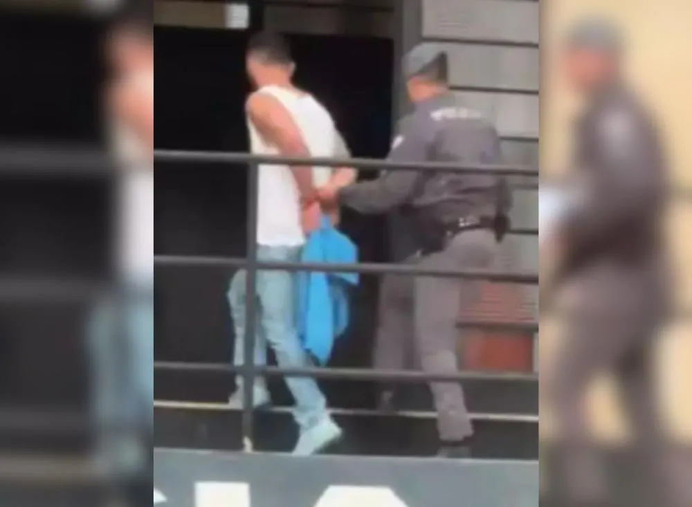 Homem agride borracheiro e ameaça destruir loja de pneus após briga por BMW em Registro-SP / Foto: Reprodução