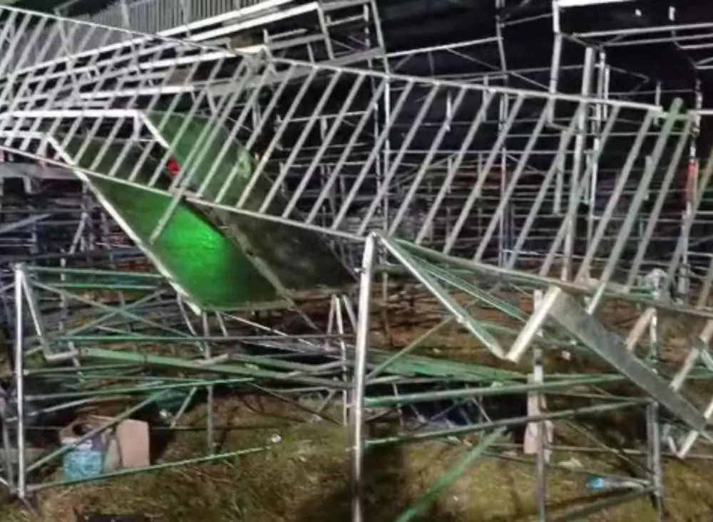 Defesa Civil vistoria arena de rodeio em Eldorado, no Vale do Ribeira, após desabamento de arquibancada que deixou dezenas de feridos / Foto: Redes Sociais